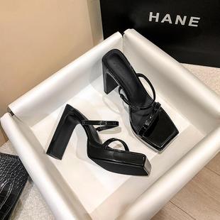 �߸�ЬŮ��ɫ�ָ�2025���ļ��¿�¶ֺ��Ƥһ�֎���׷�ˮ̨��ЬŮ