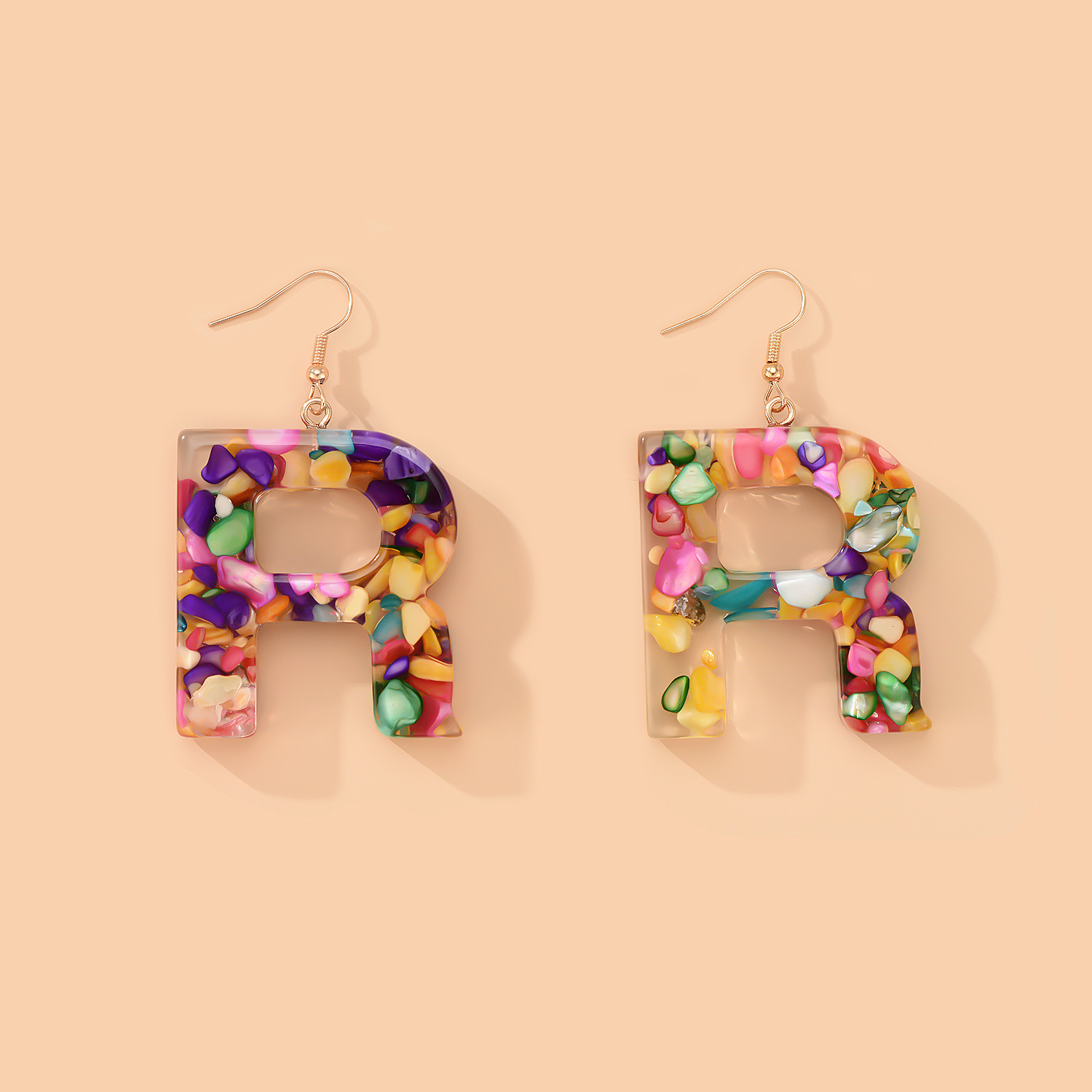 2021 New Colorful Resin Color Shell Letter Earrings Exaggerated Fashion Street Style Earrings display picture 4