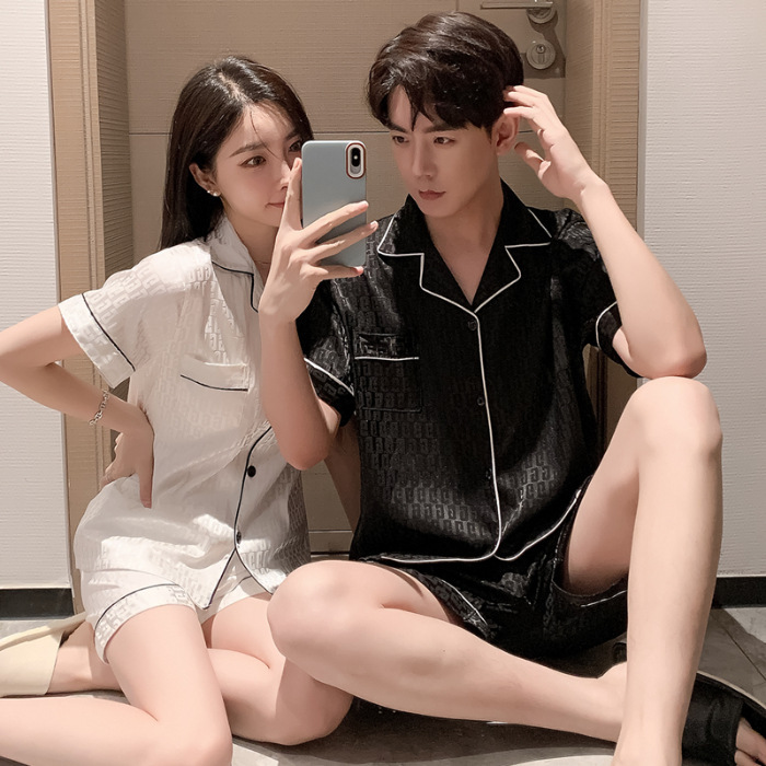 Pajamas de pareja de verano delgado seda de hielo de manga corta alta sensación de tamaño más grande 200 kg hombres y mujeres set de ropa de casa de verano