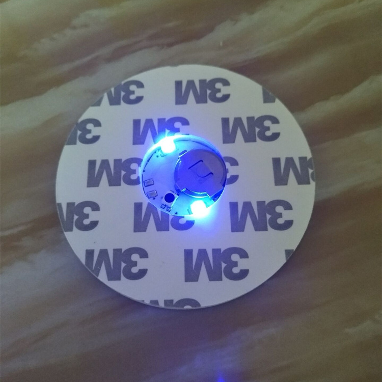 Exportación atmósfera decoración alegría botella emisora de luz pegatina botella de vodka luz LED flash pegatina colorido taza pegatina escritorio pad