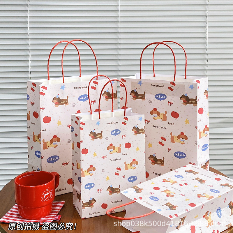 Cute Cartoon Retro Splash-Ink Dachshund Kraft Paper Gift Bag, Simple and Convenient Red Girly Heart Shopping and Gift Giving