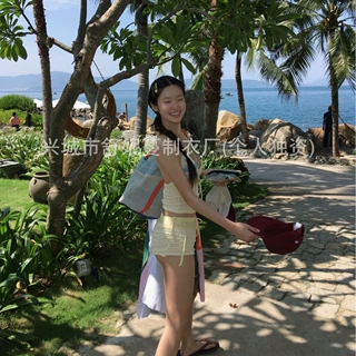 新款韩版黄亮片星星挂脖分体泳衣显瘦平角泳装辣妹海边度假bikini