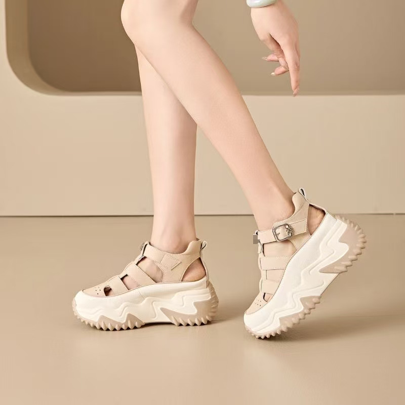 High-end hueco zapatos de papá para mujeres 2026 verano nuevo fondo grueso versátil aumento de altura ventilación sandalias deportivas romanas