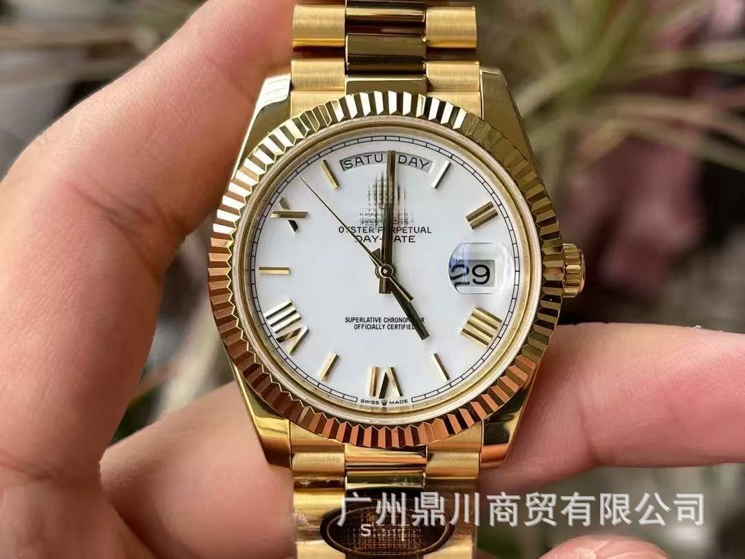 White plate full gold