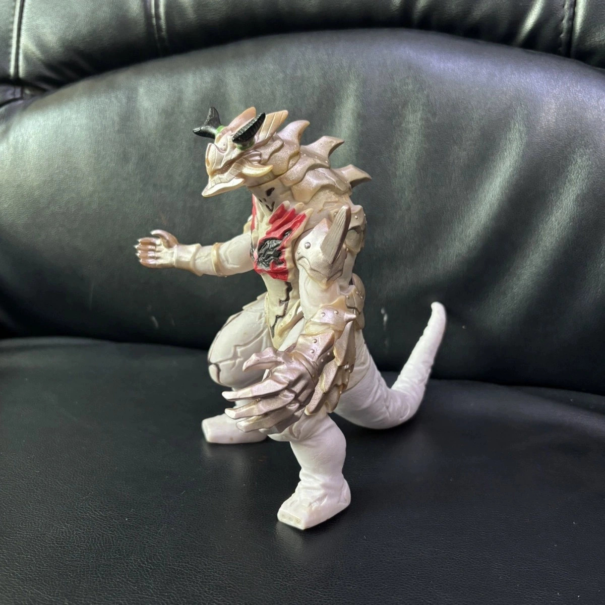 大型モンスタービニールソフトラバーウルトラマンモンスターおもちゃ男の子子供のおもちゃ夜市景勝地露店モンスター