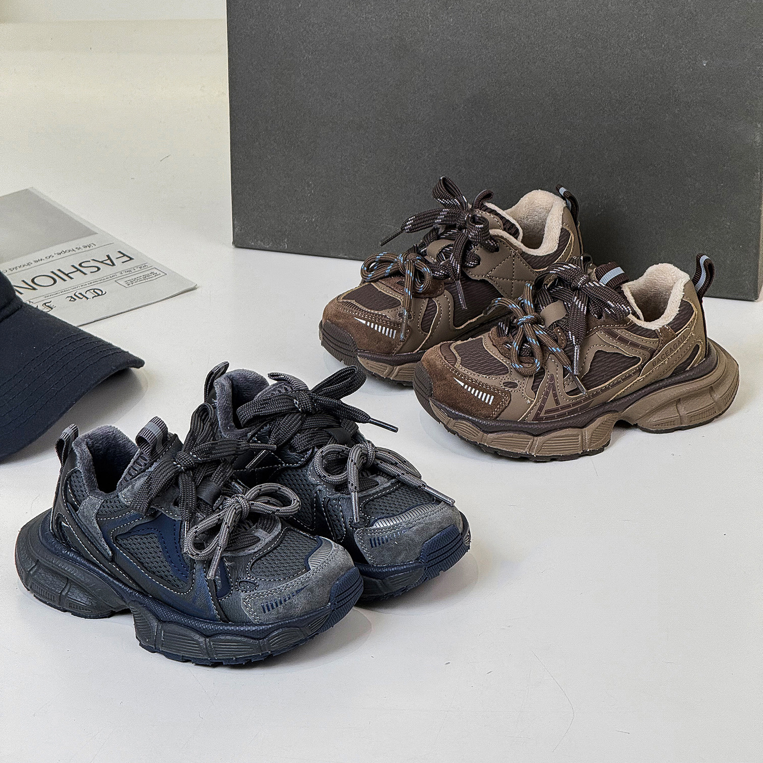 Insulated sneakers for boys
