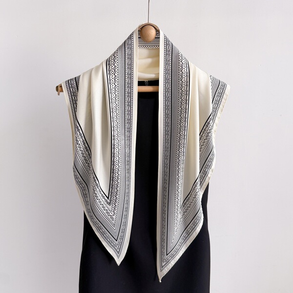 Retro geometric ethnic belt
