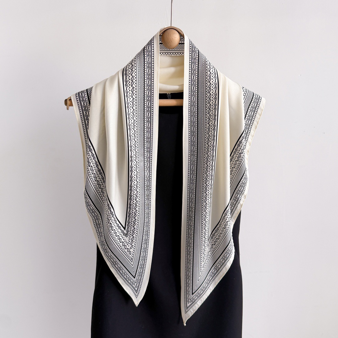 Retro geometric ethnic belt