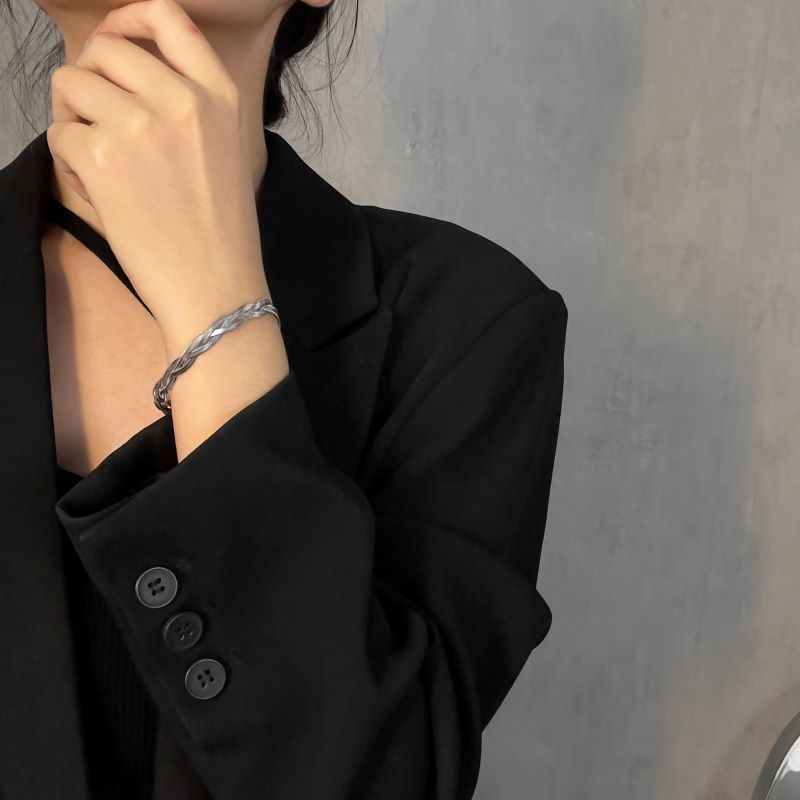 Titanium Steel Basic Modern Style Classic Style Braid Geometric Solid Color Bracelets display picture 11