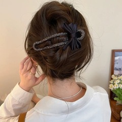 日韓の百合はダイヤモンドを入れて女性の気質のネットの赤い後頭部のアイロンを挟んで新型のファッションの簡単な髪飾りを挟みます。