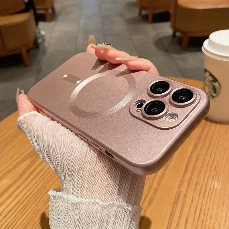 Матовый силиконовый защитный чехол (Apple) iPhone 16, совместим с MagSafe, противоскользящее покрытие