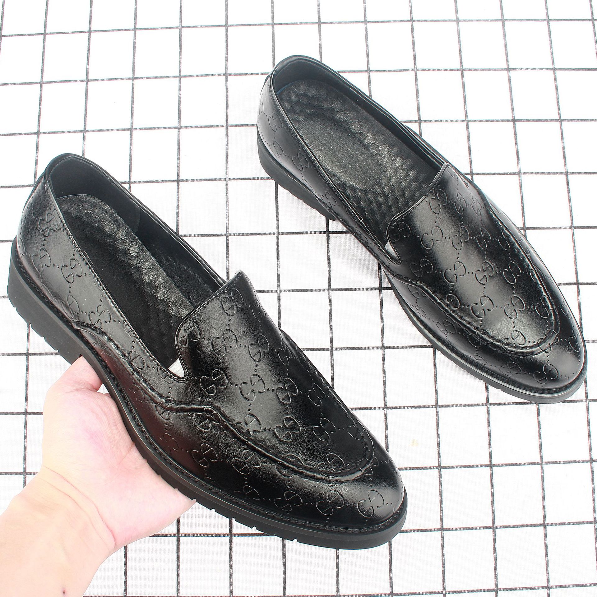 ��ʿƤЬ�׽Ŷ���Ь����СƤЬ�к���һ�ŵ�Ӣ�׷������ָ�Ь231