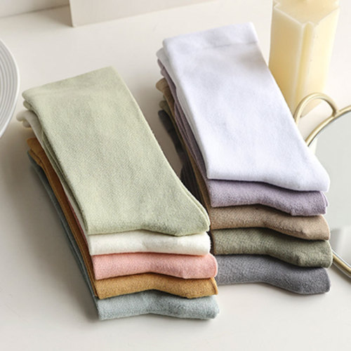 Ankle socks for women, suitable for spring and autumn, made of pure cotton, seamless crew socks, thin candy-colored socks for women, bumpy socks for women.