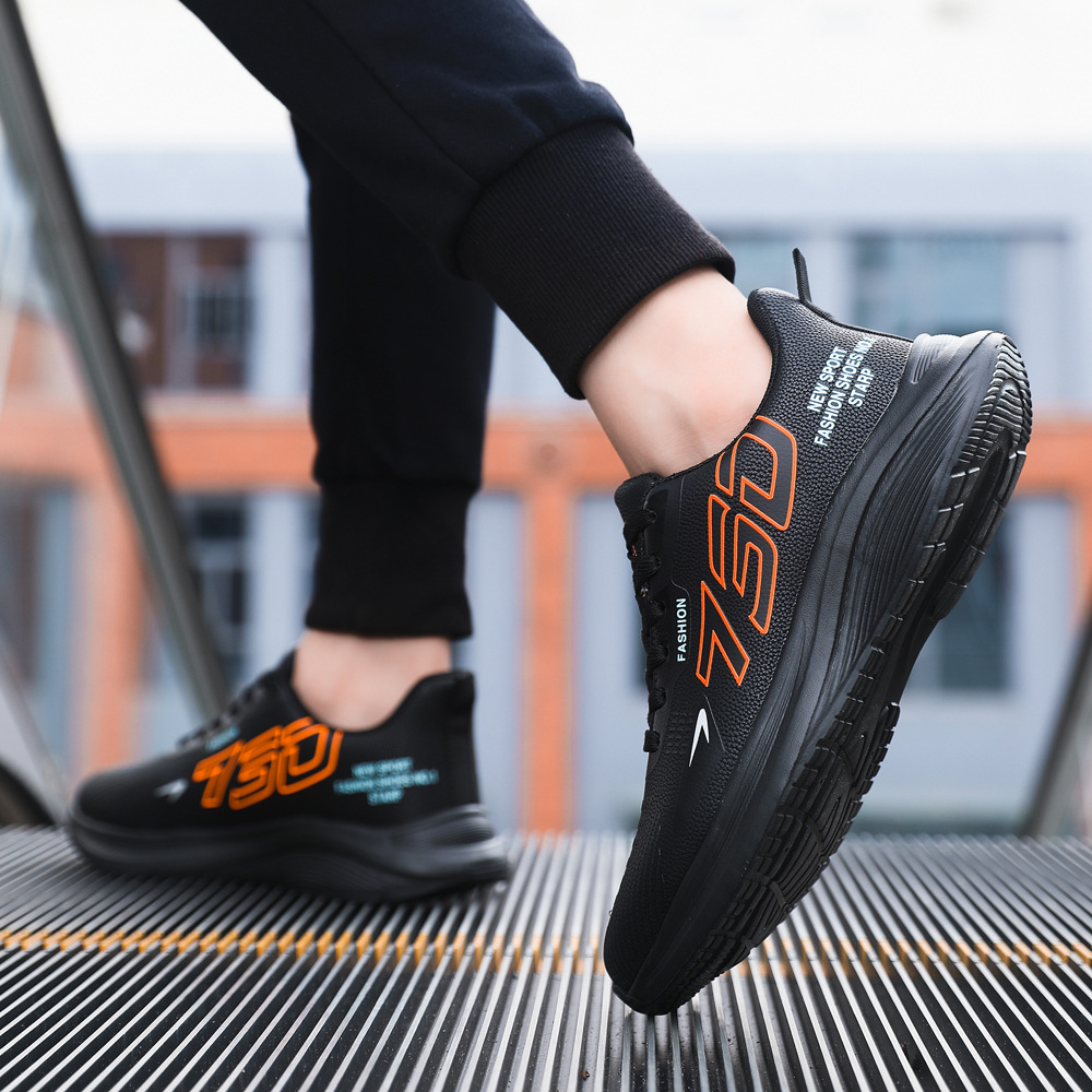 Fábrica de zapatos de hombre al por mayor de moda de soleas gruesas de otoño zapatos casuales diarios de tendencia de estudiantes zapatos deportivos ligeros y cómodos transpirables