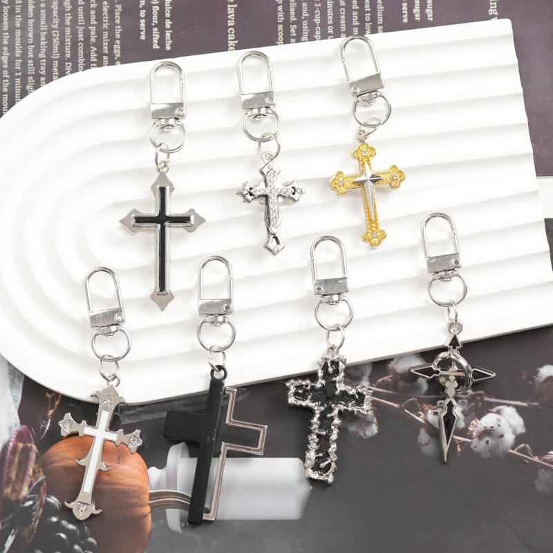 Hot-Selling Metal Cross Butterfly European-Style Design Keychain Exquisite Creative Fashion Love Pendant Hot-Selling Metal Cross Butterfly European-Style Design Keychain Exquisite Creative Fashion Love Pendant