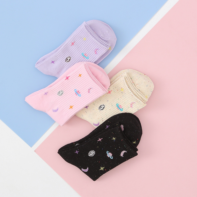 Calcetines de algodón de color puro para mujer primavera otoño e invierno calcetines de mujer de caramelo de media pantorrilla japoneses punto hilo universo estrellado cielo calcetines algodón al por mayor