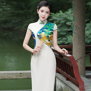 Catwalk Performance High Elastic White Long Cheongsam 2025 New Elegant and Elegant Slim Ceremonial Cheongsam Jiangshan Like Painting