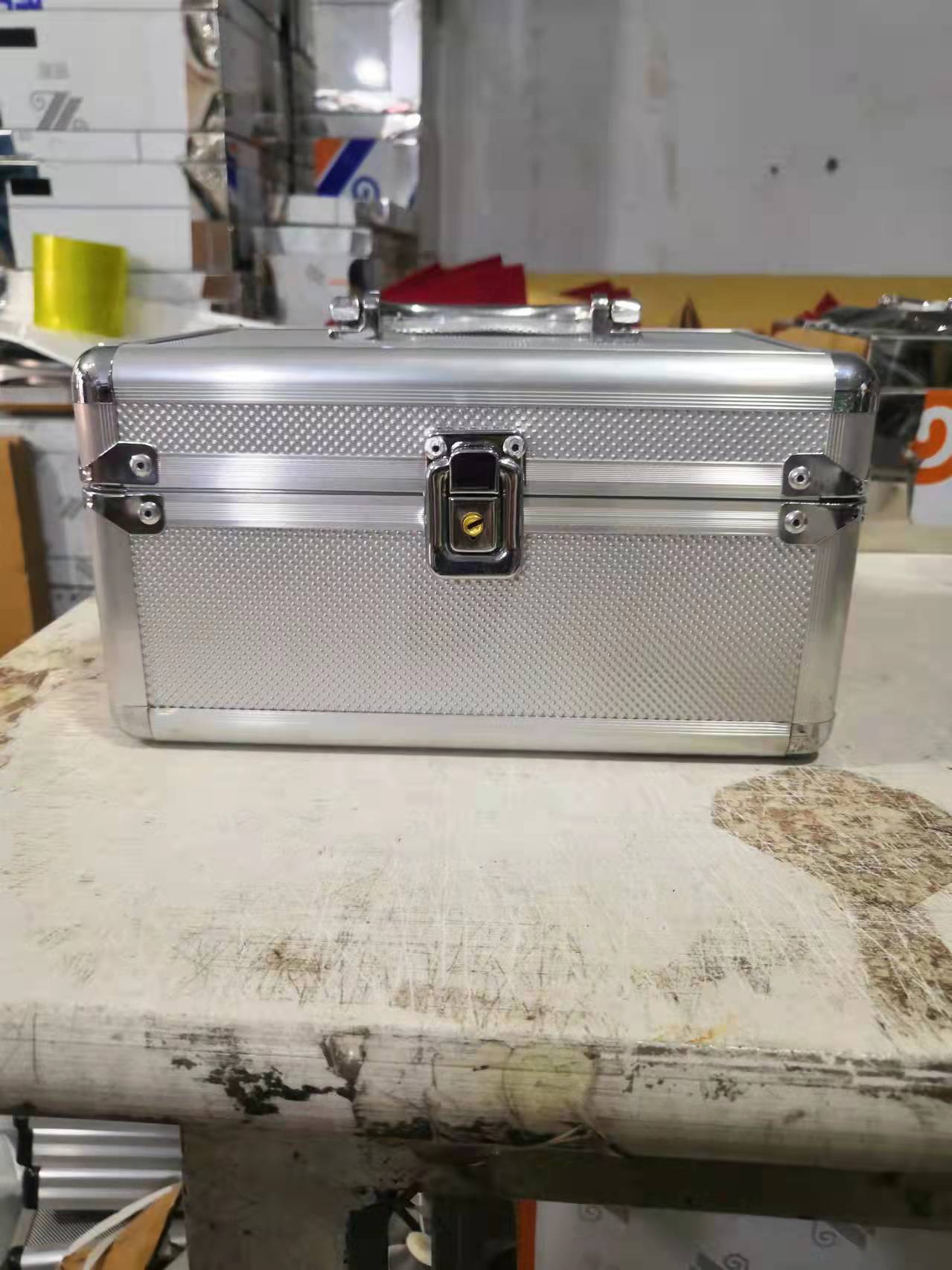 Caja de herramientas portátil de aleación de aluminio Caja de seguro Caja de archivo Caja de almacenamiento de contraseña Caja de instrumentos Caja de almacenamiento de objetos pesados