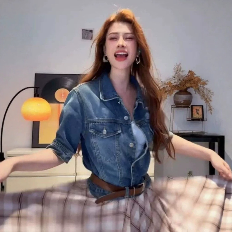 Korean retro-style denim short jacket for women, summer short-sleeve button-up jacket with Korean design and belt, versatile top