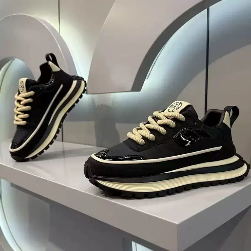 Мужская обувь весна 2025 новый продвинутый смысл дикий кожаный спорт повседневный бег зимой черная обувь папы с толстой подошвой