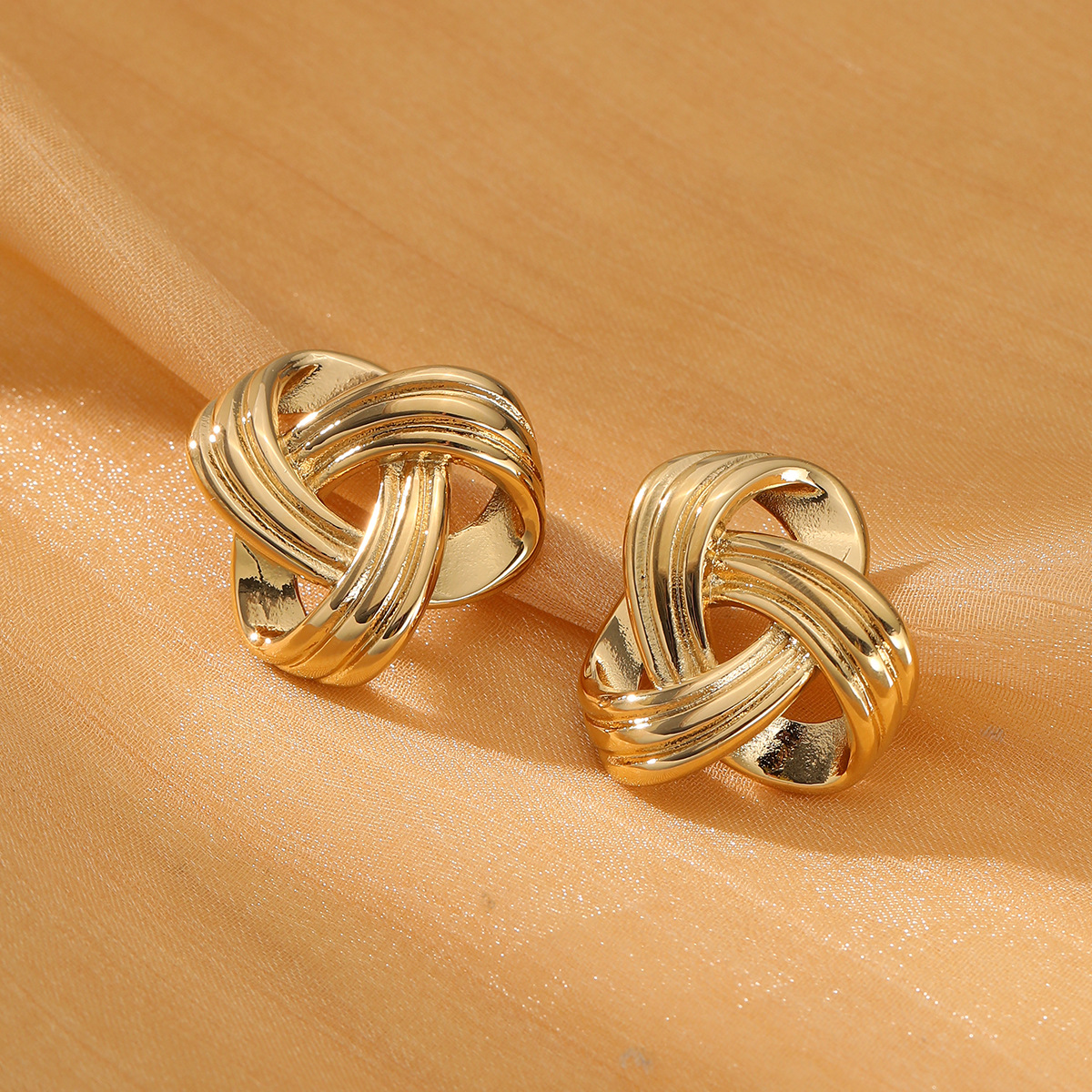 PVD Coated Real Gold Plated Geometric Solid Color 304 Stainless Steel Simple Style Waterproof Non Tarnish Ear Studs display picture 5