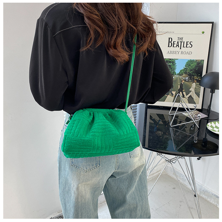 184g Weight Polyester Lining Material Clasp Frame Closure Type Sling Strap Strap Type Crossbody Bag Bags Type Casual, Daily, Shopping Occasion velvet Material Solid Color Pattern All Seasons Season Women's Gender Basic Style Cloud Shape Shape Women's Velvet Solid Color Basic Cloud Shape Clasp Frame Crossbody Bag 13