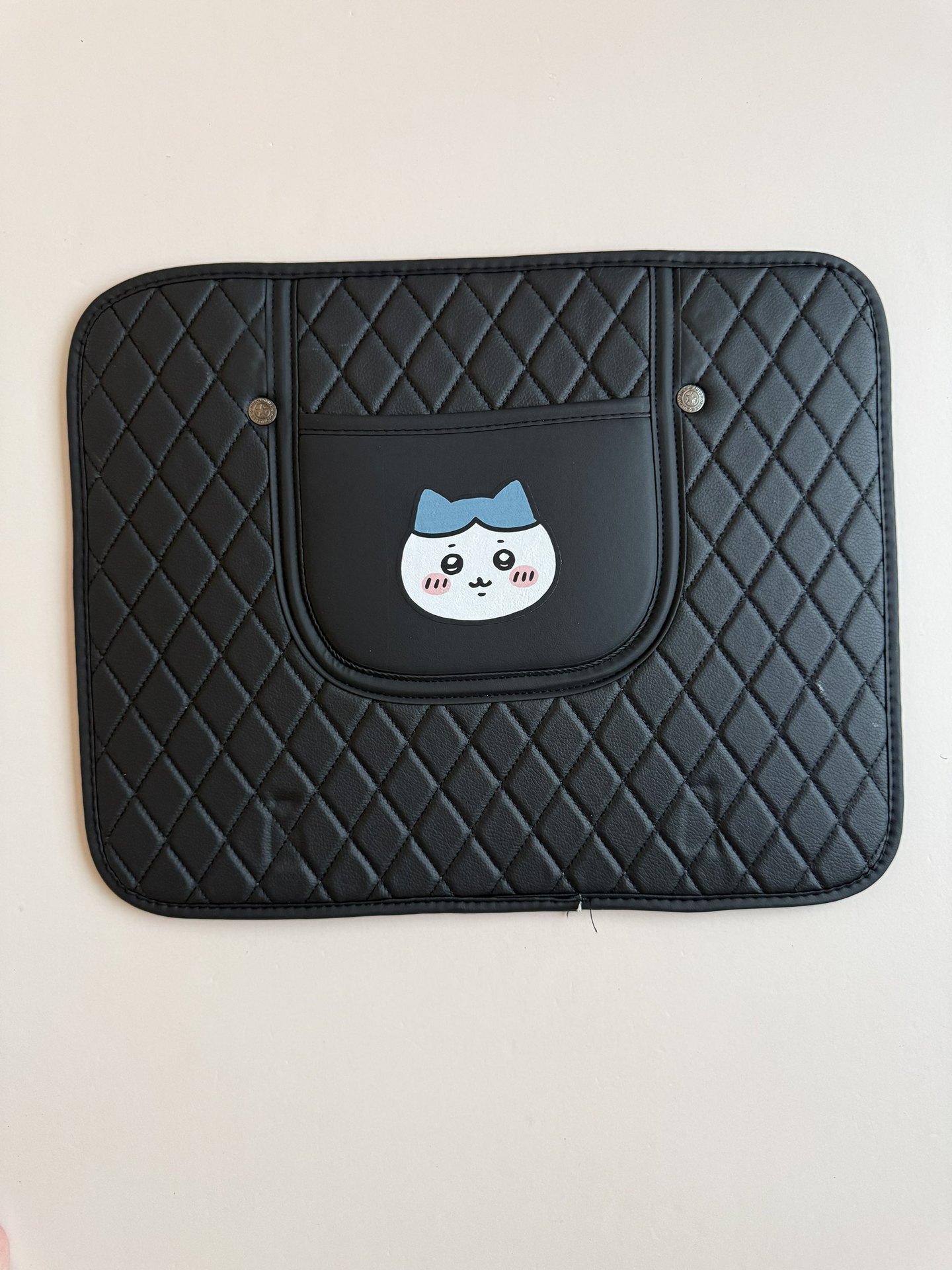 Car seat back anti-kick pad for children, rear seat anti-kick pad, Chiikawa cartoon cute Usagi seat anti-stain pad