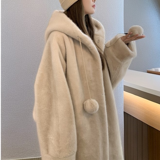 가을과 겨울 두건이 두꺼운 마녀 긴 코트 밍크 봉제 모조 모피 코트 환경 보호 올매치
