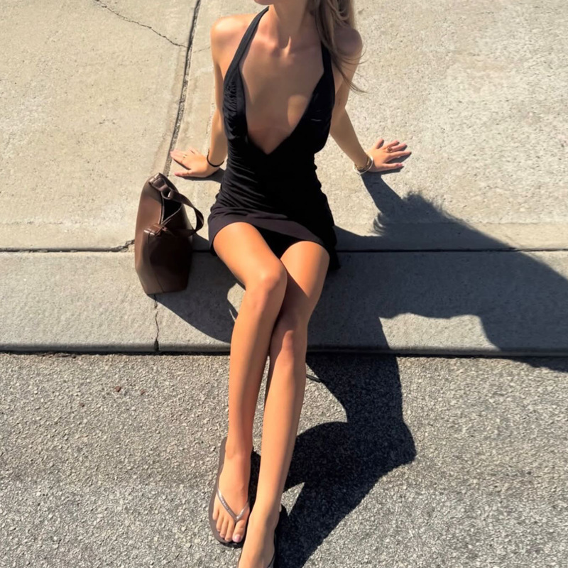 2026 Summer New Fashion Pure Desire V-Neck Halter Neck Tight-Fitting Waist-Hugging Tie-Back Backless Dress for Women 2026 Summer New Fashion Pure Desire V-Neck Halter Neck Tight-Fitting Waist-Hugging Tie-Back Backless Dress for Women