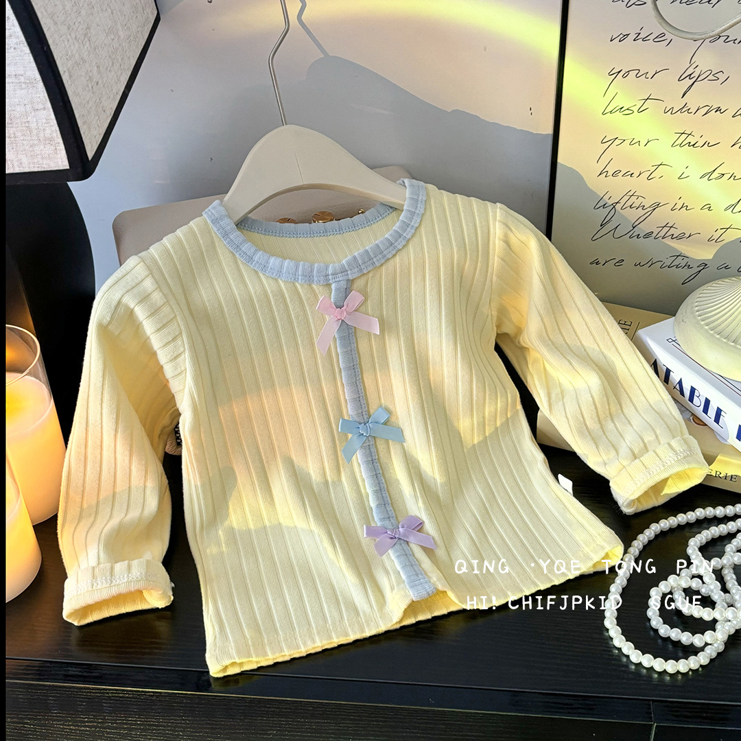 Primavera y otoño de los niños nuevos productos de bebés femeninos camisetas de fondo chaqueta arco coreana suéter universal adorable dulce al por mayor