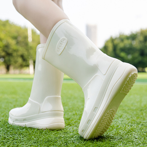 Summer waterproof rain boots for women, medium and high rain boots, women's one-piece water shoes, outer wear, non-slip rubber shoes, overshoes, water boots