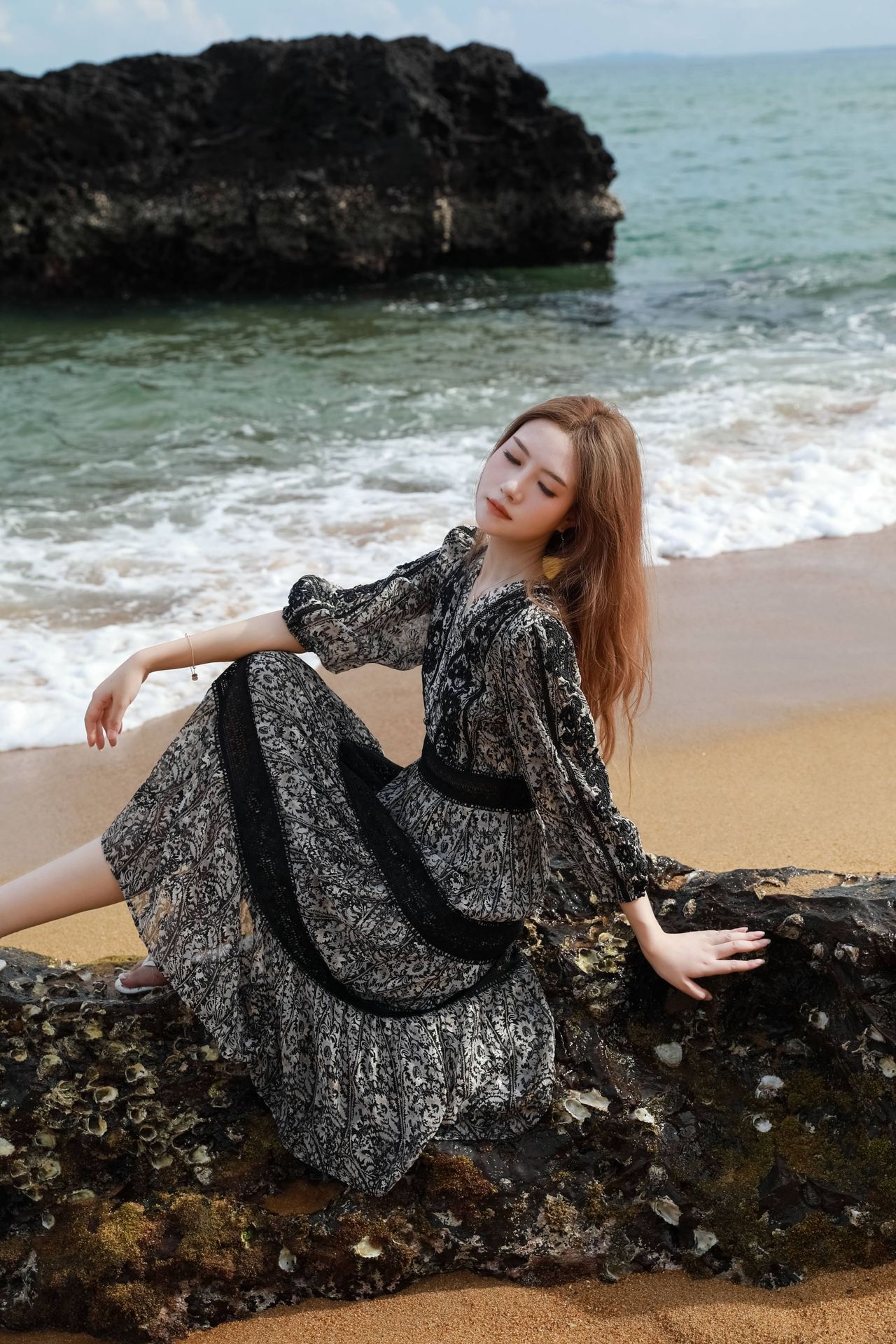 Black Floral Dress Jacquard Slim Fit Holiday Dress Women A-line V-neck Beach Black Floral Dress Jacquard Slim Fit Holiday Dress Women A-line V-neck Beach