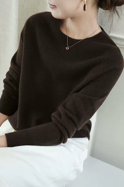 Floating coffee (round neck)