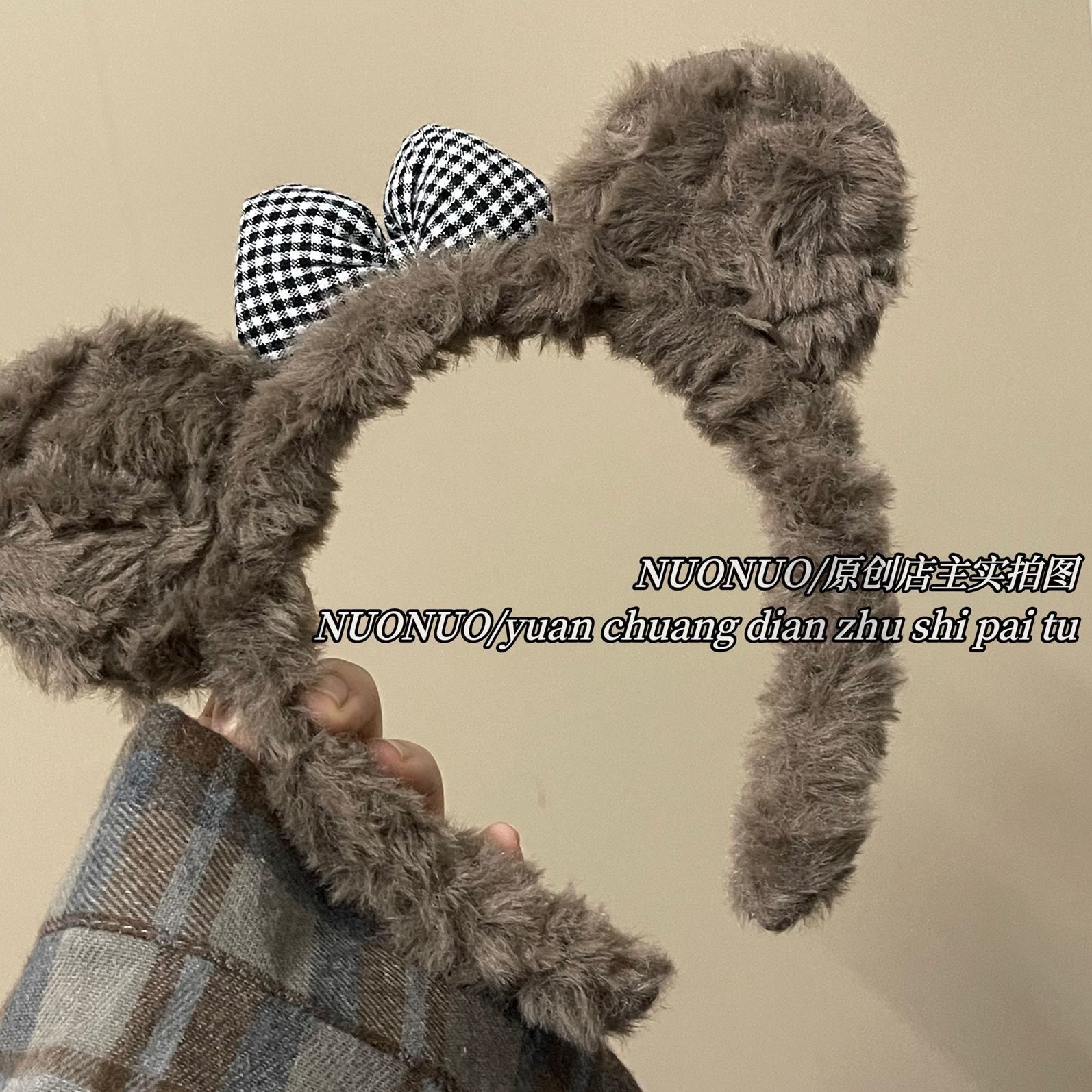 Fg287-bristle-bow tie