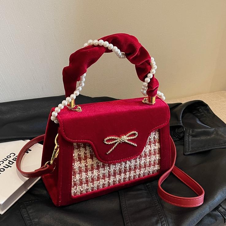 Bolso cuadrado pequeño de mano rojo de alta gama para mujer 2025 nuevo bolso de dama de honor de pata de gallo bolso de novia cruzado de estilo occidental de todo fósforo