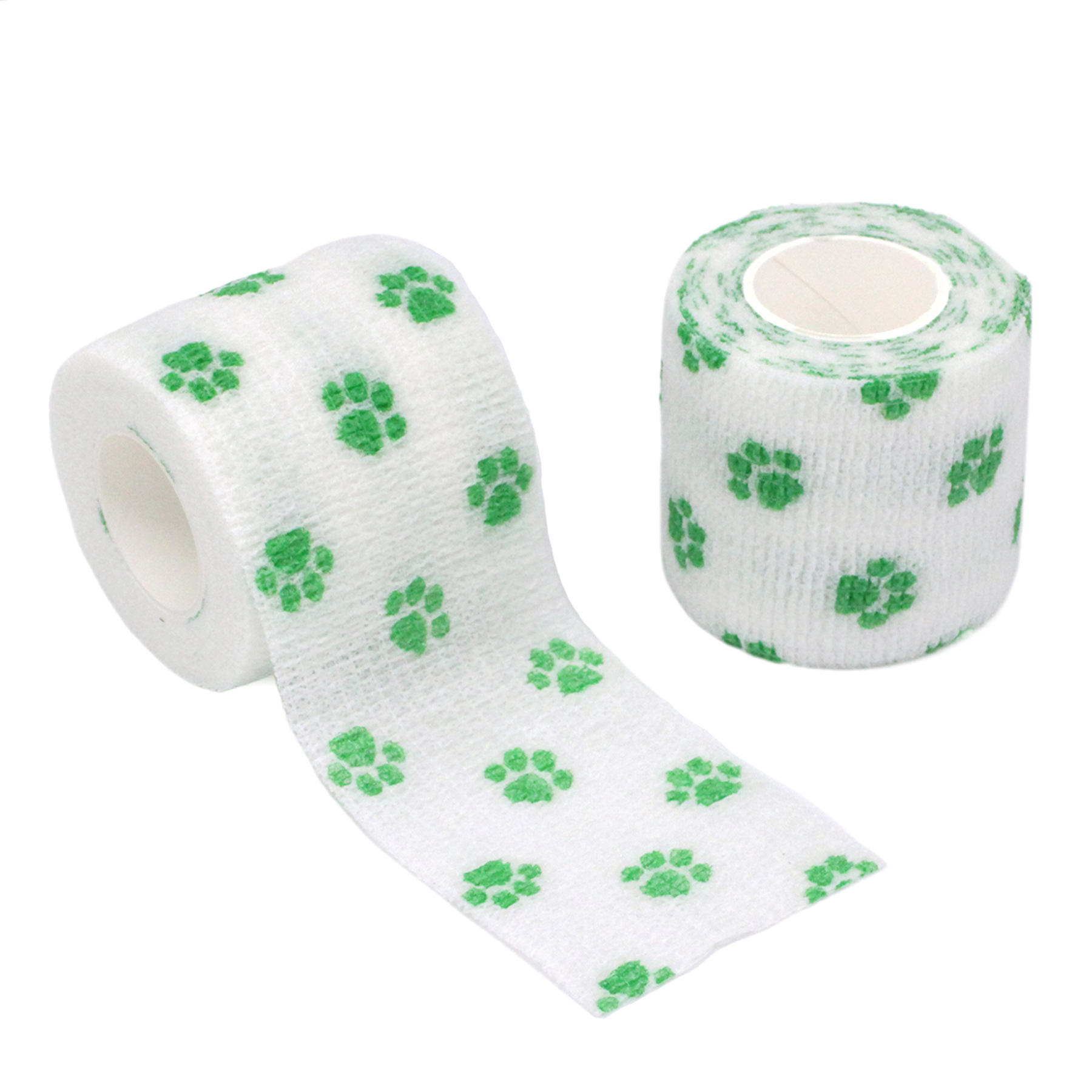 Pequeña garra verde sobre fondo blanco