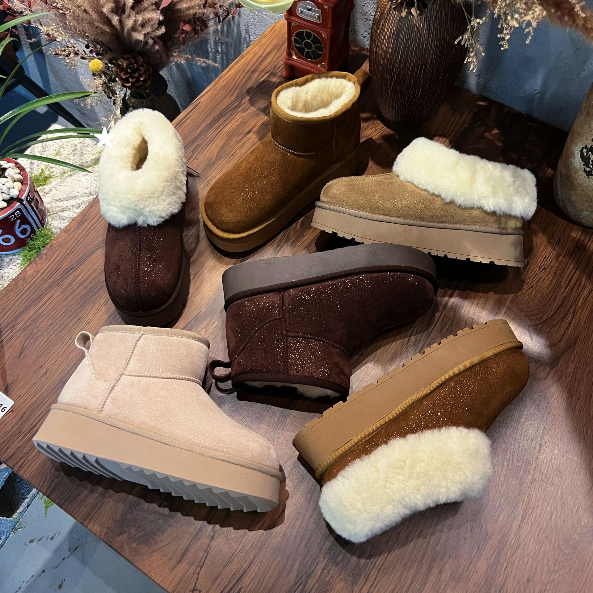 新款厚底亮闪雪地靴女2025冬季加绒保暖棉鞋一脚蹬女靴百搭靴子女