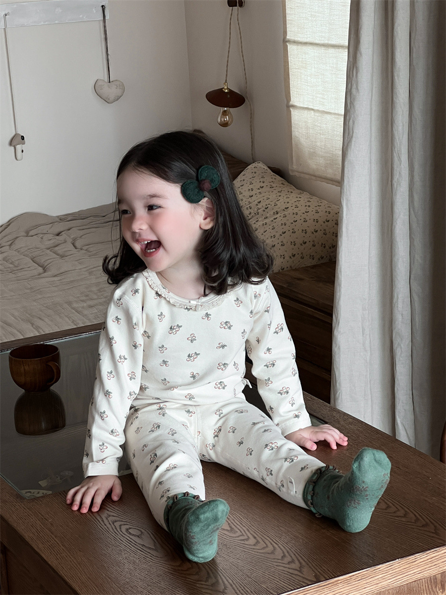 Set de otoño infantil coreano ropa infantil ropa de bebé niñas flores trituradas set de ropa para el hogar otoño invierno abrigo de pijamas