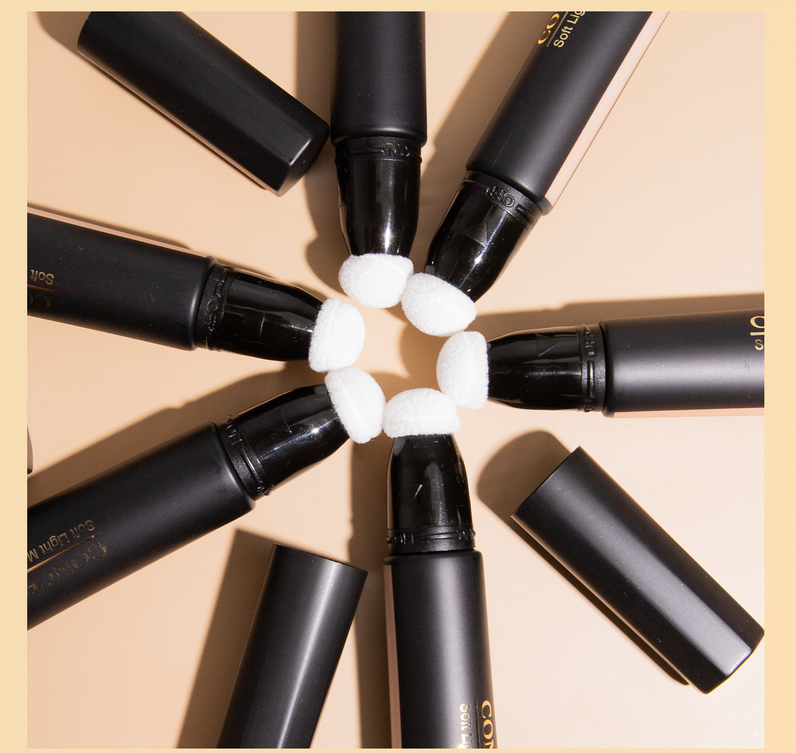 Hellokiss Concealer Foundation Moisturizes, adheres well and naturally brightens the wheat bronze color. Temperature-adjustable Foundation cross-border undefined