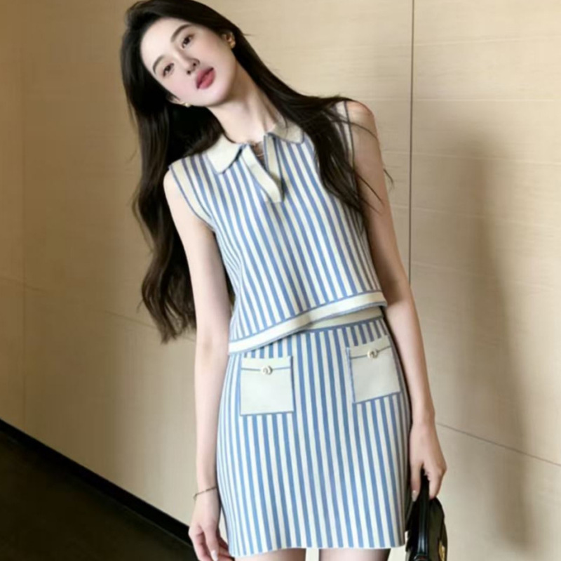Korean-Style College-Style Blue and White Striped Knit Set, Sleeveless Top + Short Skirt Two-Piece Set, Slimming and Versatile Women's Clothing