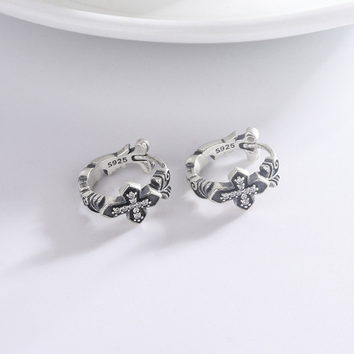 S925 sterling silver retro full diamond cross earrings for men and women, a pair of versatile ear buckles, street cool and handsome style, no need to remove earrings