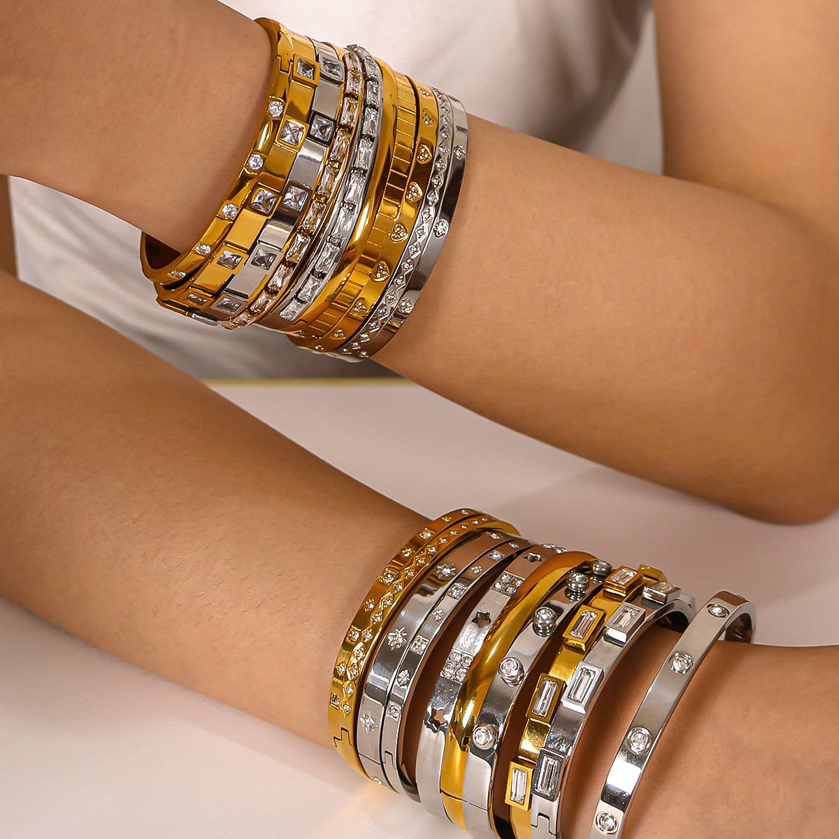 18g Weight PVD Coated Gold Plating Process 18K Real Gold Plated Plating Material Artificial Pearls, Rhinestones, Zircon Inlay Material IG Style Simple Style Geometric 304 Stainless Steel Bangle In Bulk
