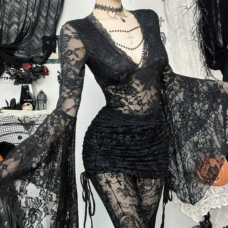CF24373 Осень 2025 новый стиль Halloween темный стиль кружевной топ с V-образным вырезом и цепочкой бус на женщину