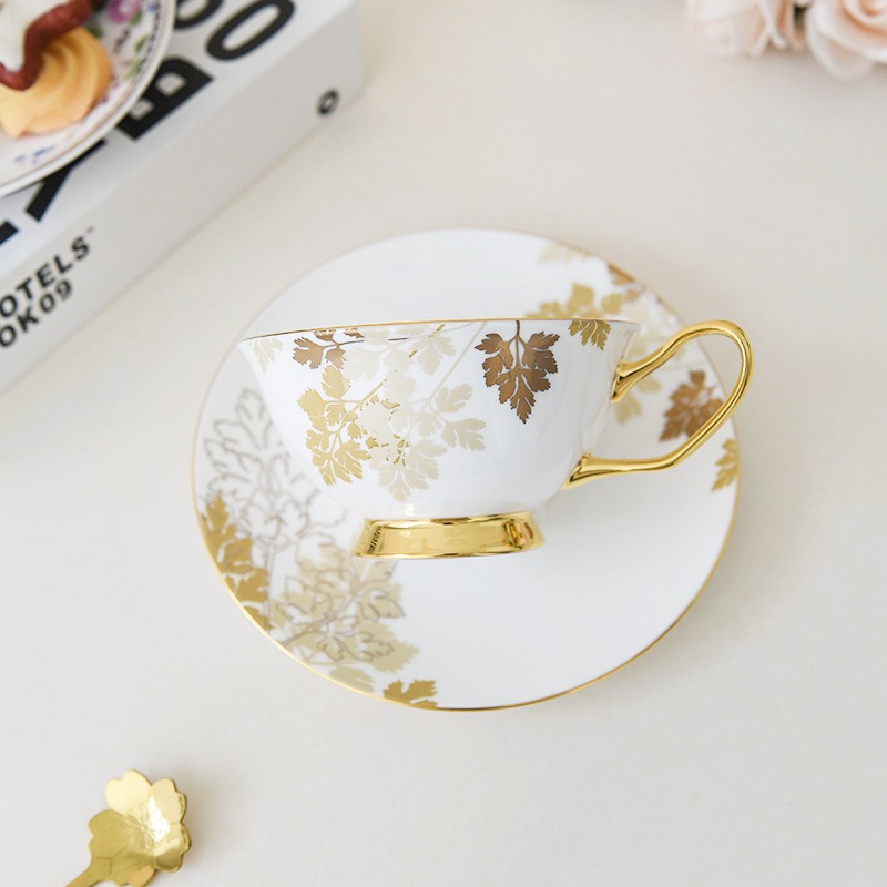(preventa) Taza de amor de otoño de oro europeo Taza de porcelana de alta calidad Taza de café de venta directa Taza de café europea