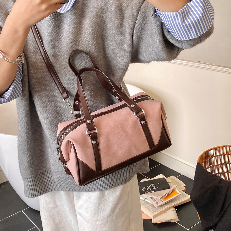 Bolsa de almohada portátil retro de terro esmerilado para mujeres otoño y invierno 2025 nuevo color de coloración bolso de brazo de hombro de hombro de hombro