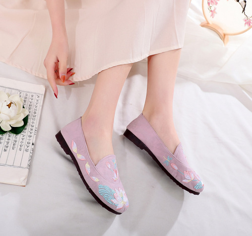 Jelly bottom jacquard cotton embroidered soft bottom hanfu folk embroidery shoes