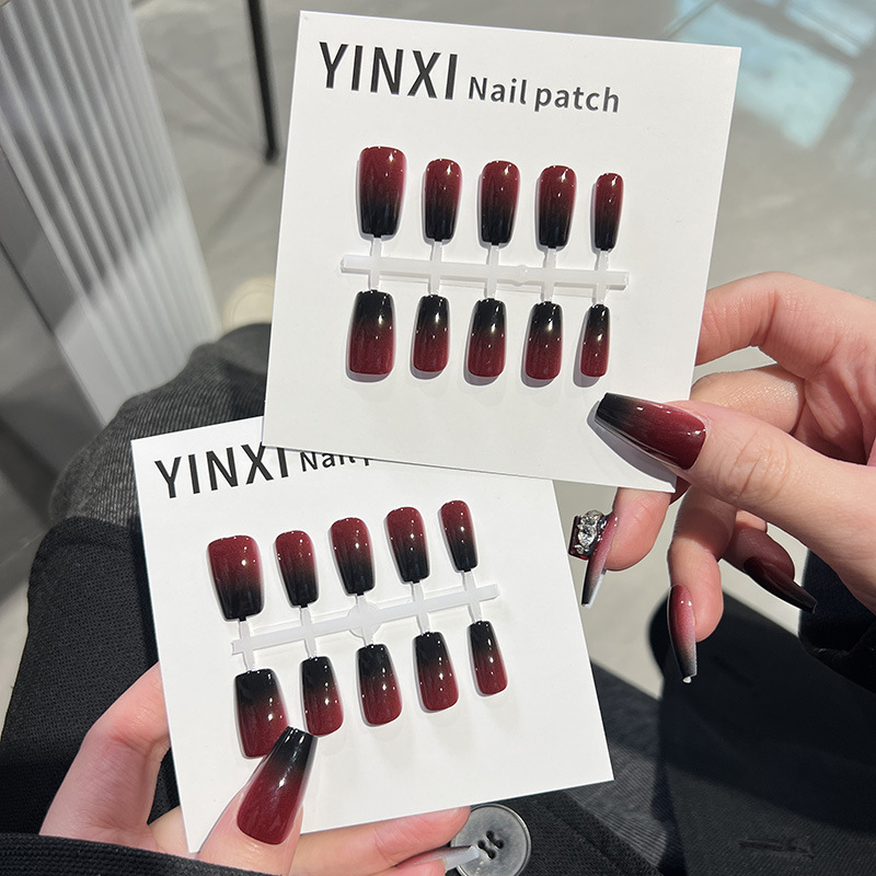 プレハブの黒い赤いグラデーションの逸品の服装式の爪のギャルの長い台形の新型のネットの赤い吟希の偽の爪のパッチ|undefined