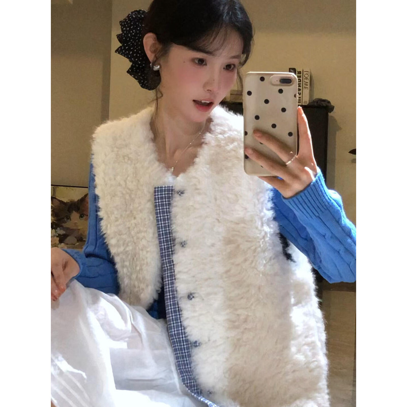 High-End Lamb Wool Vest for Women in Autumn and Winter, Polar Fleece Outer Wear, Very Beautiful Sleeveless Vest Top