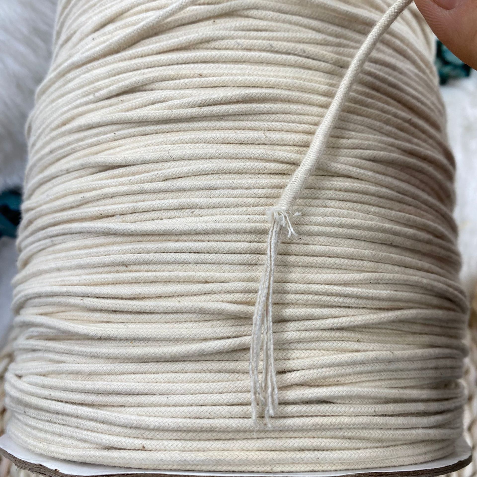 批发可染色棉绳本白色棉包芯绳捆绑编织挂毯圆滚边绳子服饰服装绳