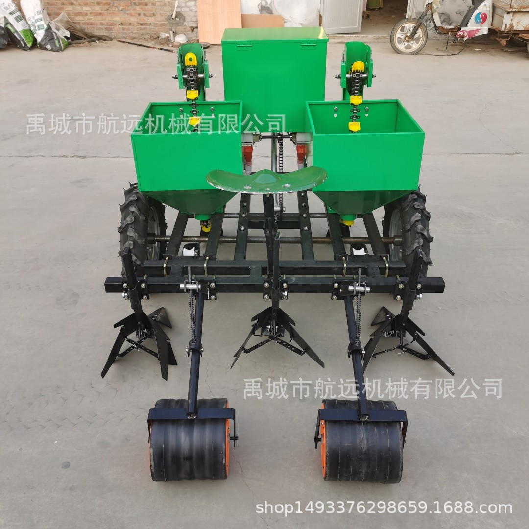2行的土豆洋芋播种机  2垄马铃薯起垄施肥种植机 行距65-80厘米